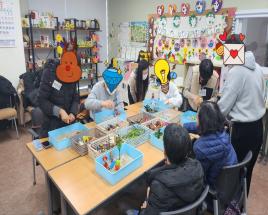 행촌장애인 평생 교육원 "집단모래놀이" 사진
